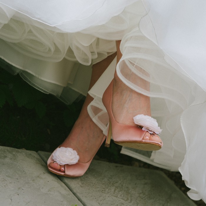 peach wedding shoes with bow